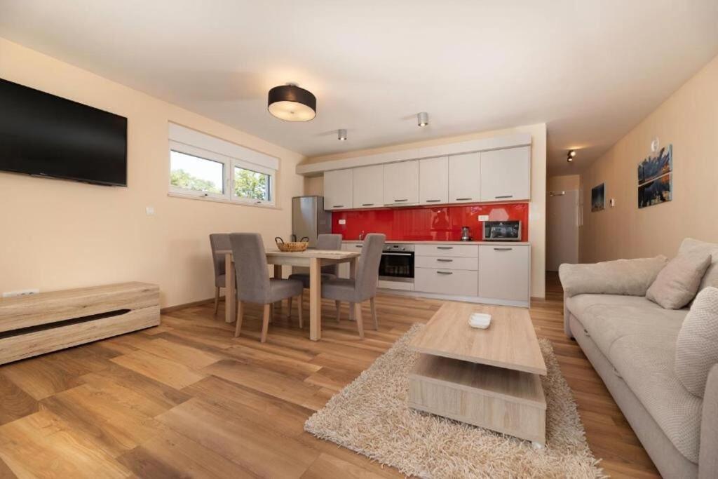 Apartments Marina Malinska Zewnętrze zdjęcie
